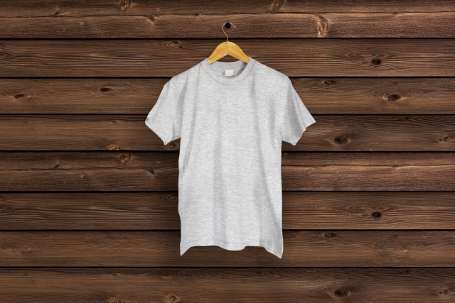 【オンワードおすすめTシャツ4選】トレンドコーデにもぴったりの夏に一押しのアイテムを紹介します。